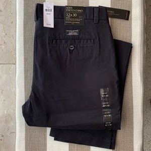 Banana Republic Men’s Navy Blue Chino Pants
